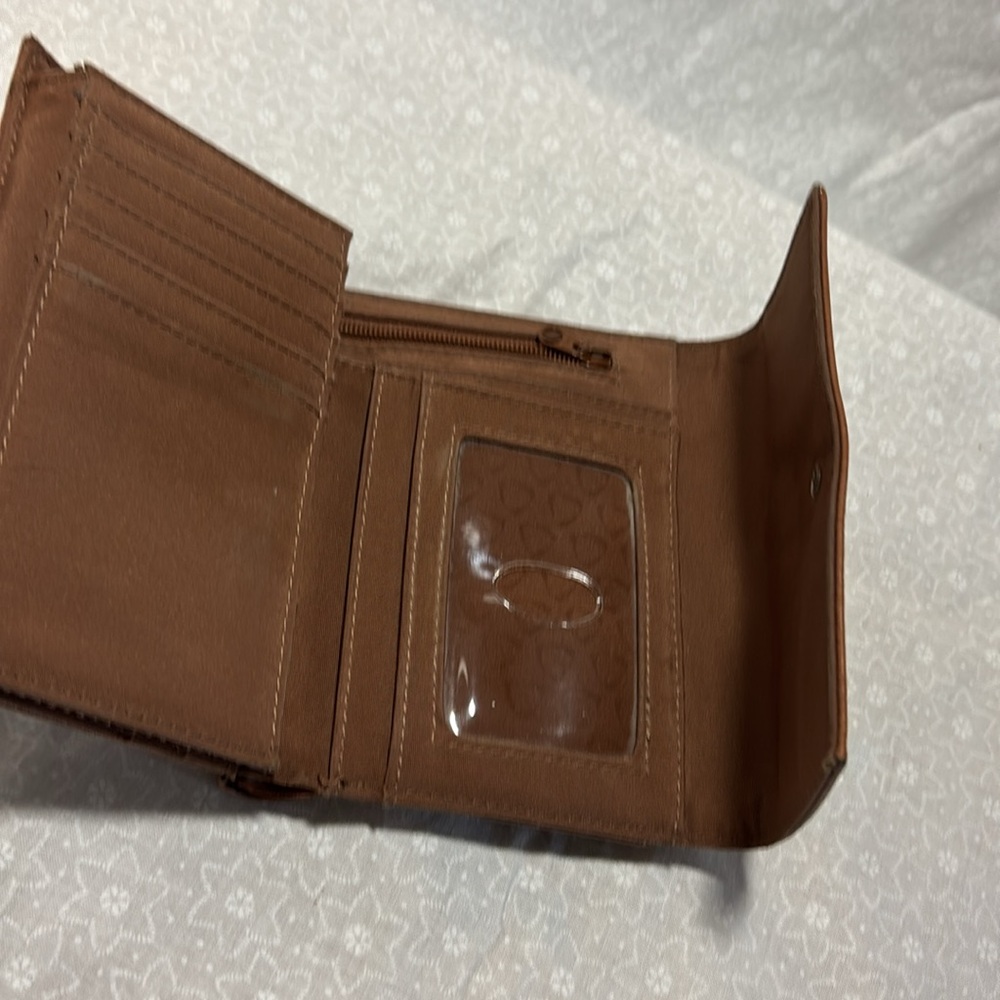 Liz Claiborne Trifold Wallet - Picture 8 of 13